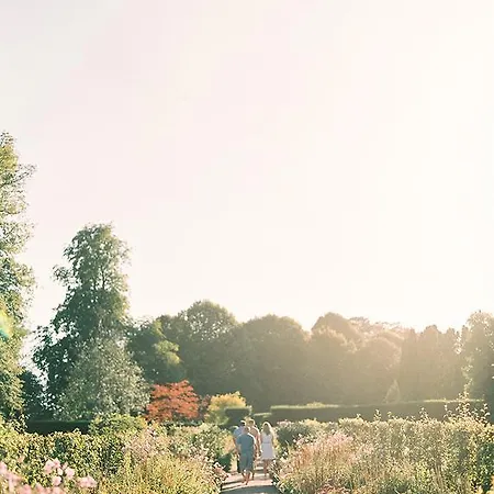 Chateau De Bouelles Bed and breakfast *