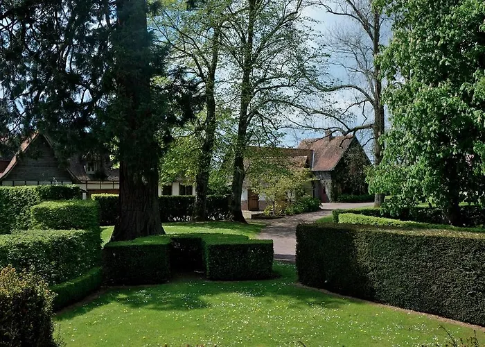 Chateau De *